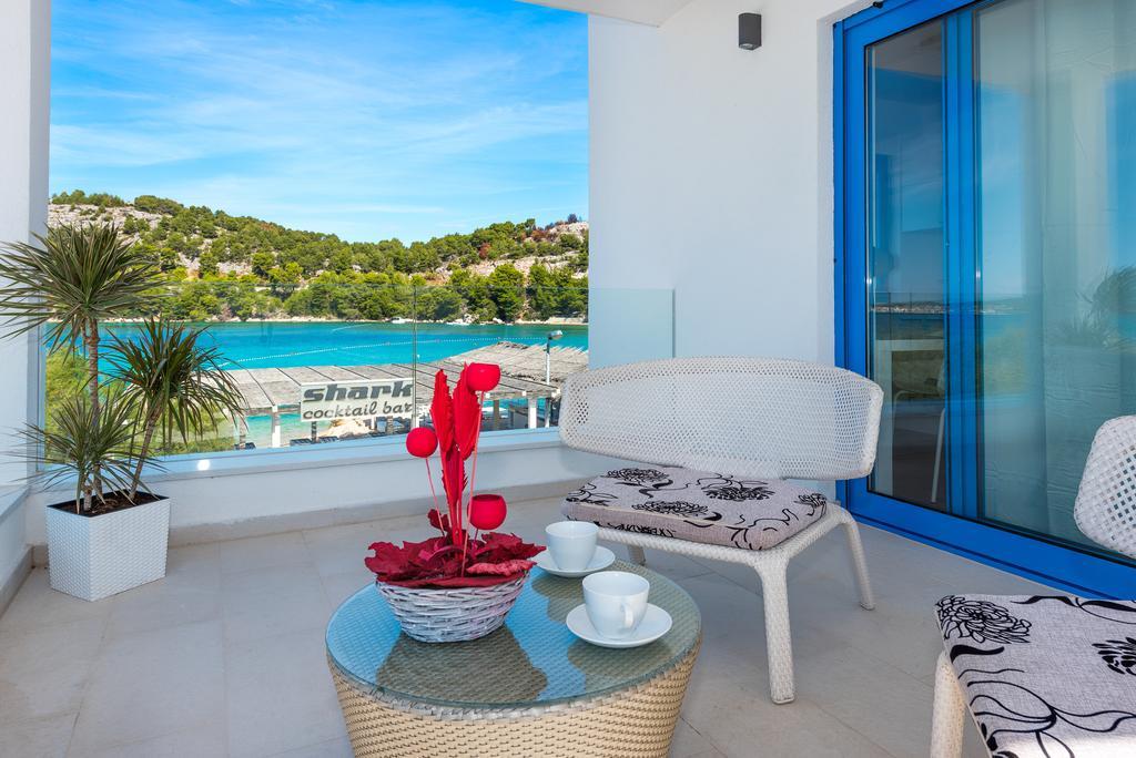 Apartments & Rooms Shark Zaboric Buitenkant foto